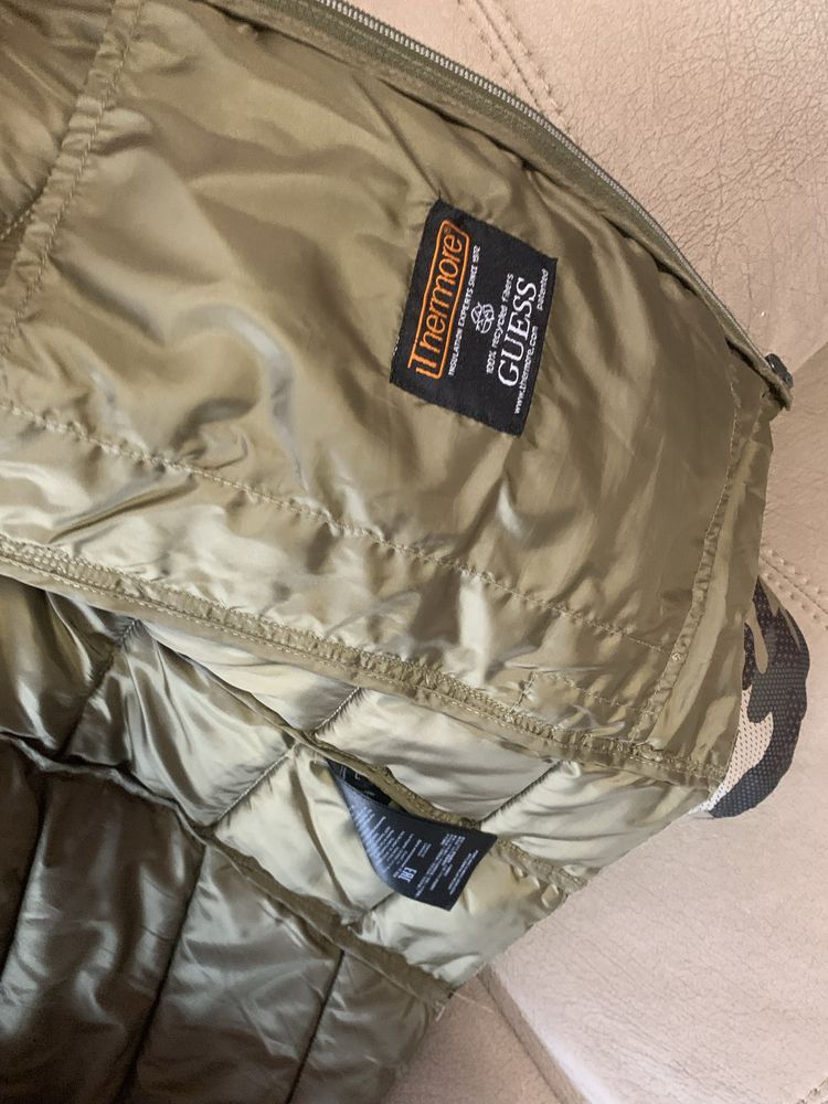Guess - мъжко яке за пролетта