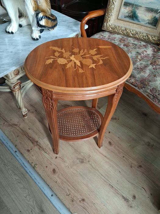 Малка    масичка