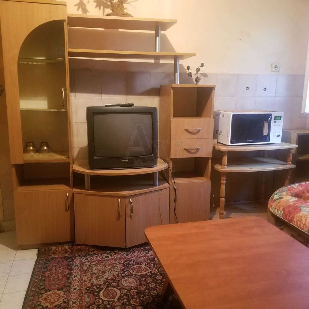 Дава се под наем Едностаен апартамент в Пловдив, Старият град - 43 кв.м за 219.3 € - Снимка #2
