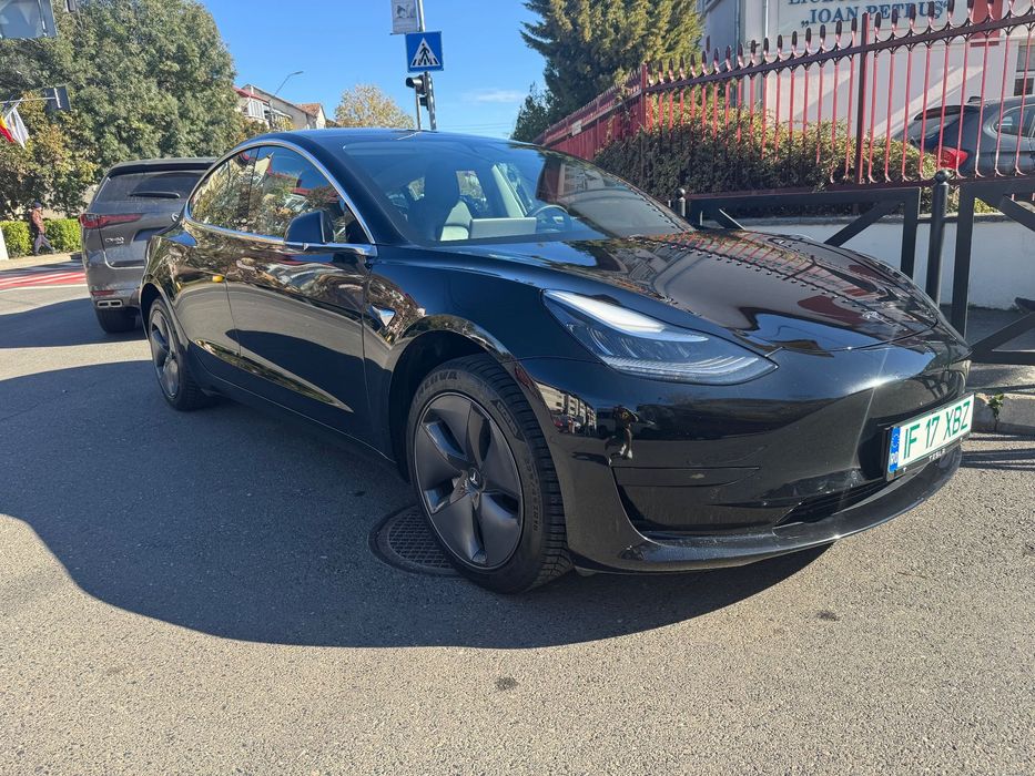 Tesla Model 3 Tesla Model 3 Standard Range Plus Proprietar
