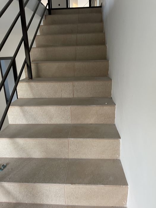 Renovam case/apartamente,construim case la rosu/cheie