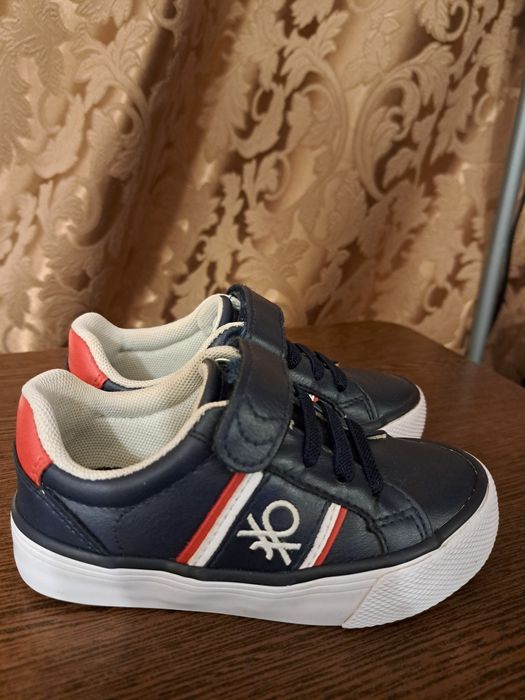 Adidasi Benetton marimea 24