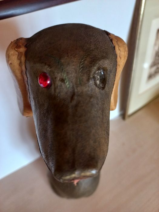 Decantor Vintage Empoli , Sticla in piele ,formă de Câine