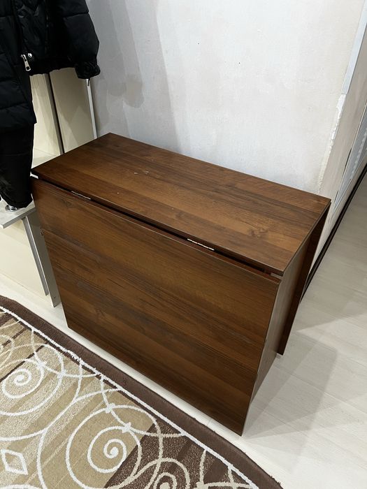 Продам книжный стол за 20000 тг.