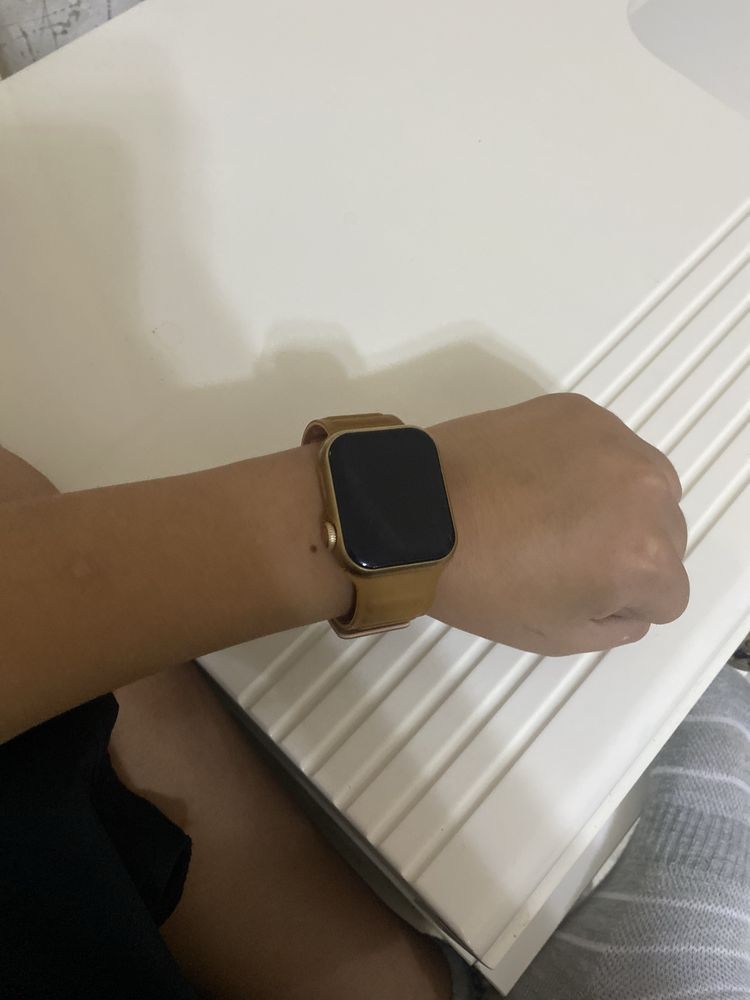 Aplle Watch прадаетса  не дорого