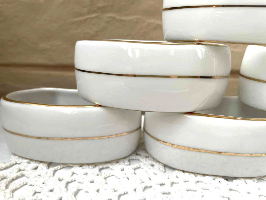 Големи порцеланови пръстени за текстилни салфетки от Полша