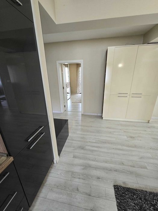 Дава се под наем Тристаен апартамент в Стара Загора, Център - 120 кв.м за 535.5 € - Снимка #5