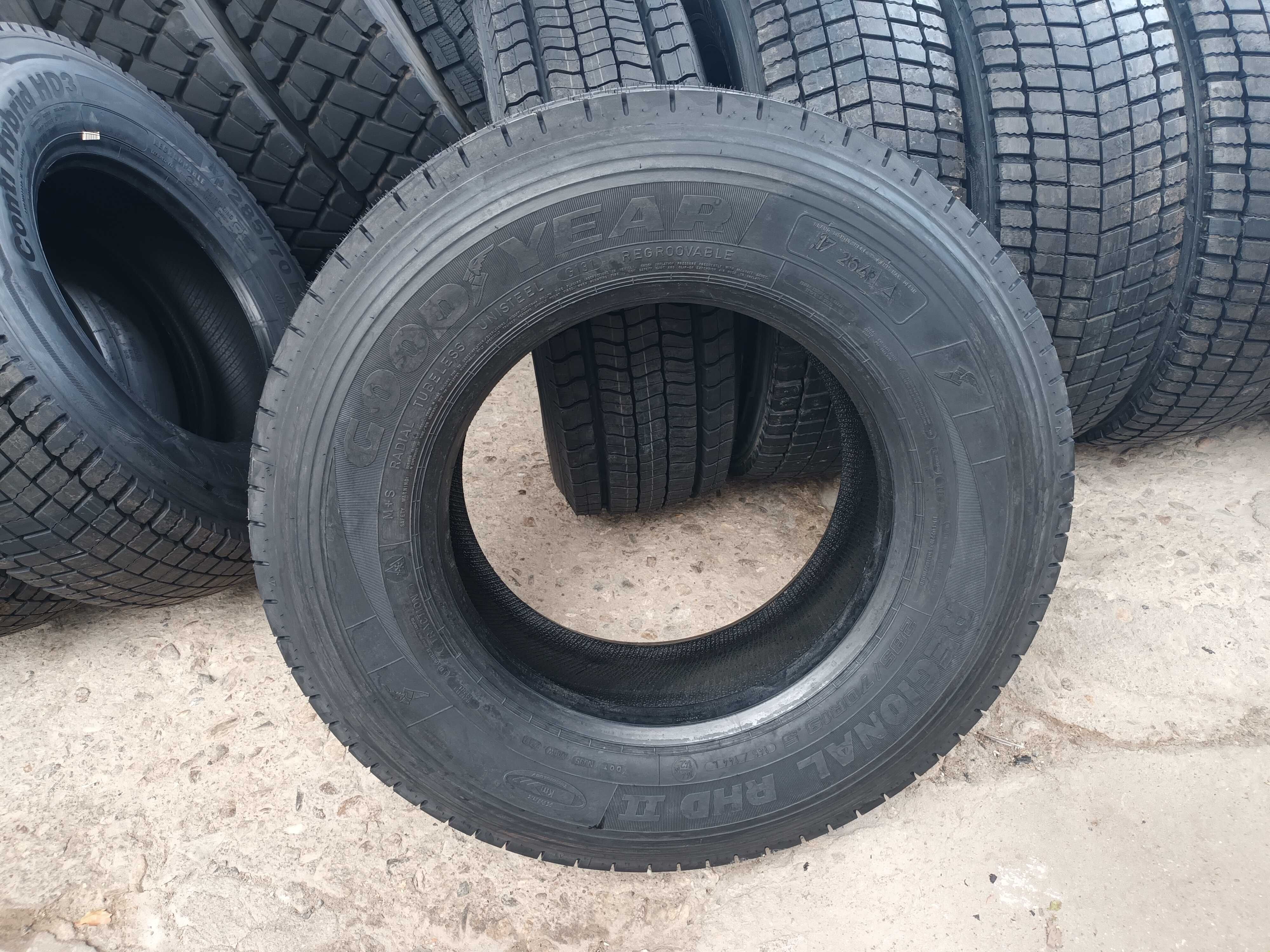 2 Нови тежкотоварни гуми 285/70 R19.5 Goodyear Regional RHD 2 146/144L