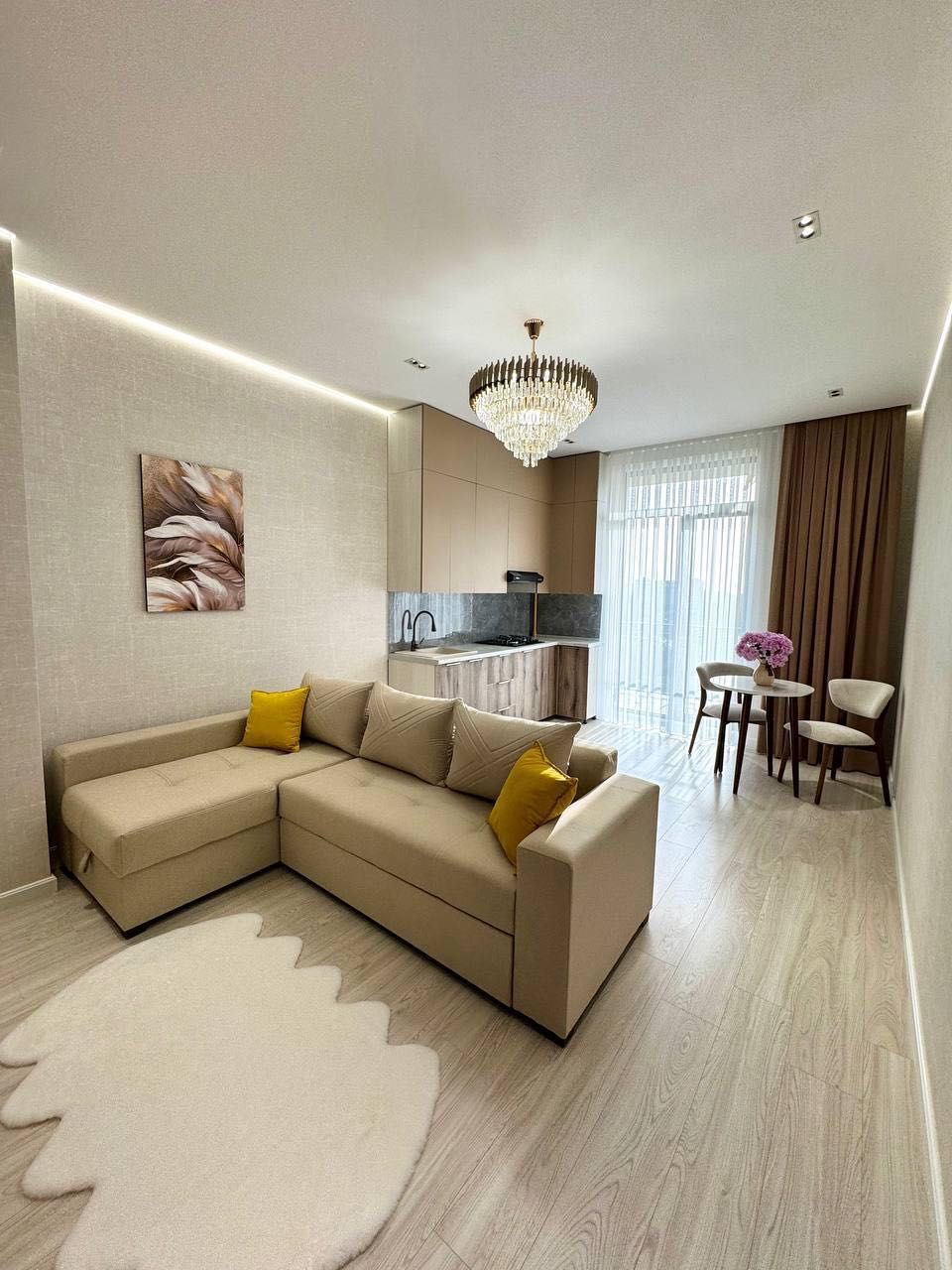 Caravan Avenue Продается 2 комнатная квартира ремонт метро БИЙ