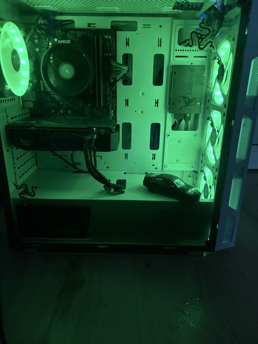 Vand Pc+mouse,tastatura și monitor