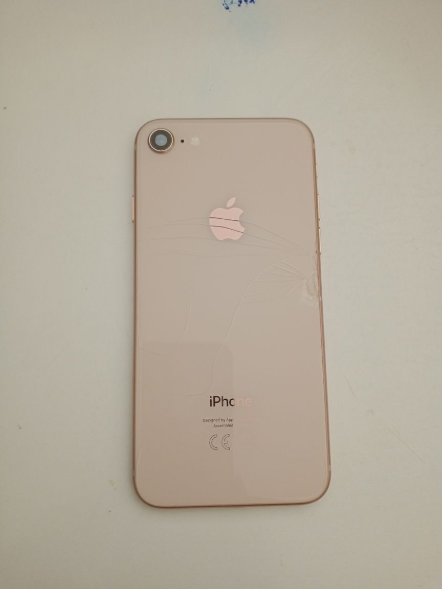 Iphone 8 va Infinix hot 30 play ikkalasi bitta telga obmen