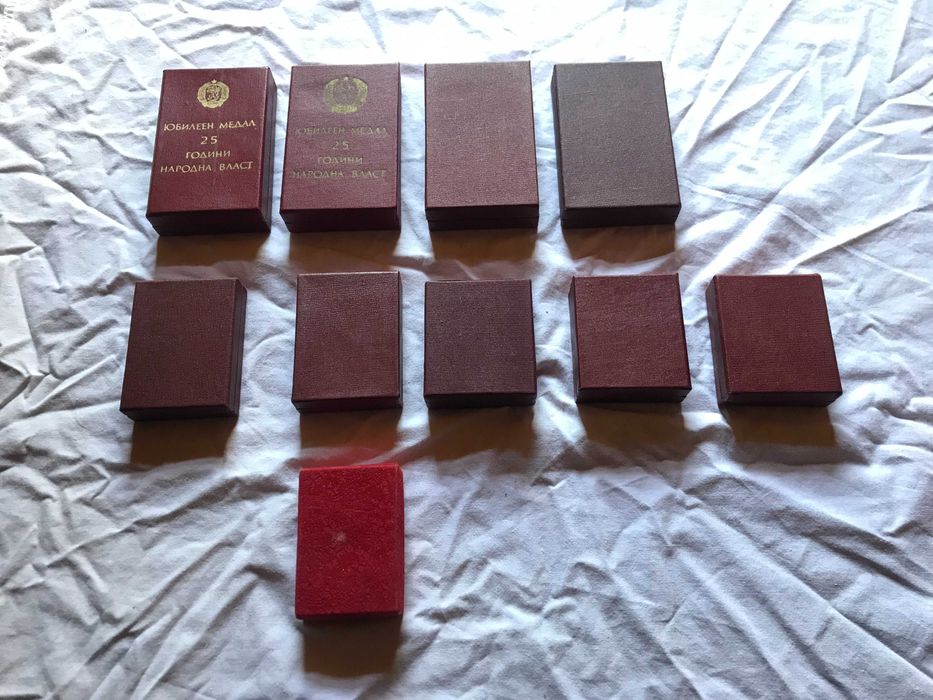 колекция ордени, медали, значки, нагръдни знаци