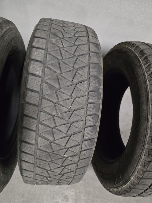 235/65/17 Bridgestone Blizzak DM-V2