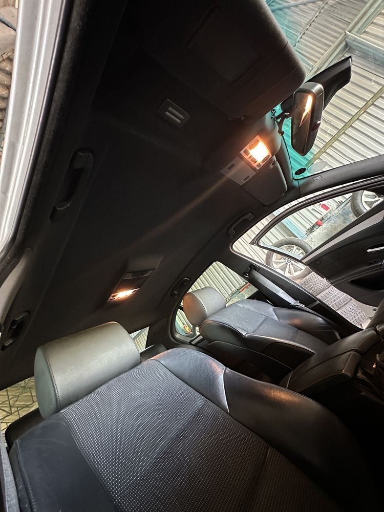 Interior BMW E60 scaune bancheta plafon volan praguri schimbator negru