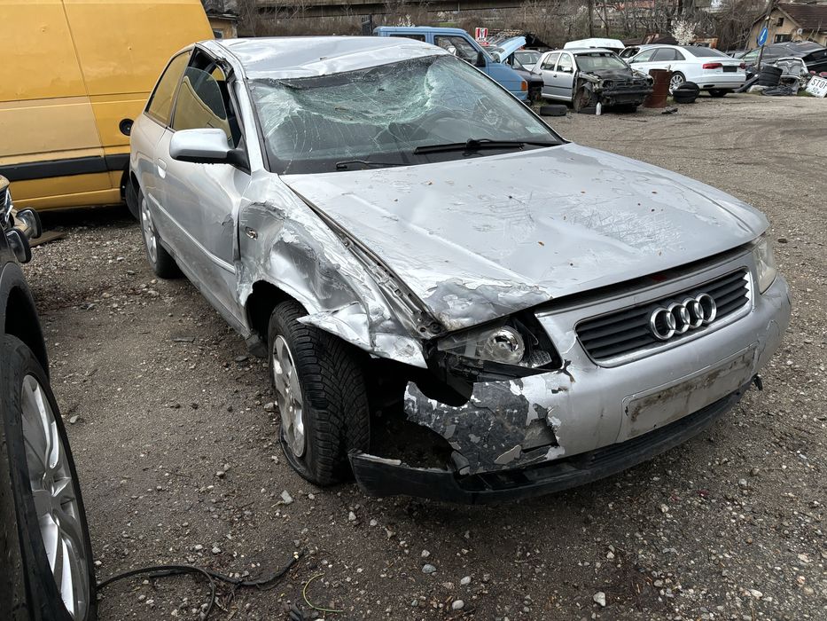 Ауди А3 8L 1.8 125к.с на части.