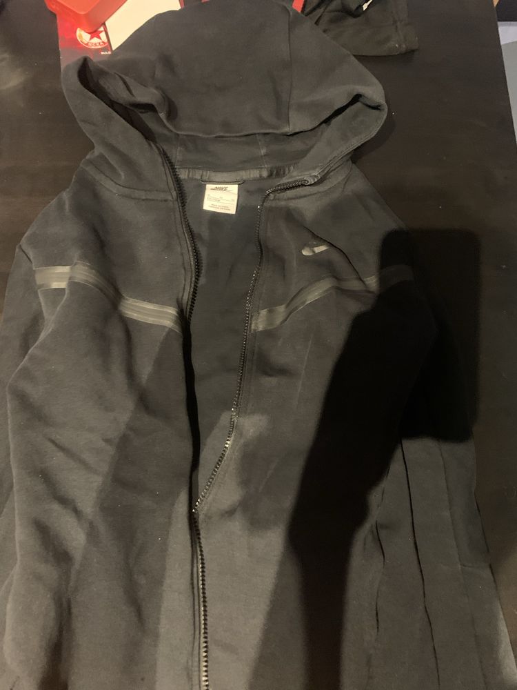 nike tech fleece черен