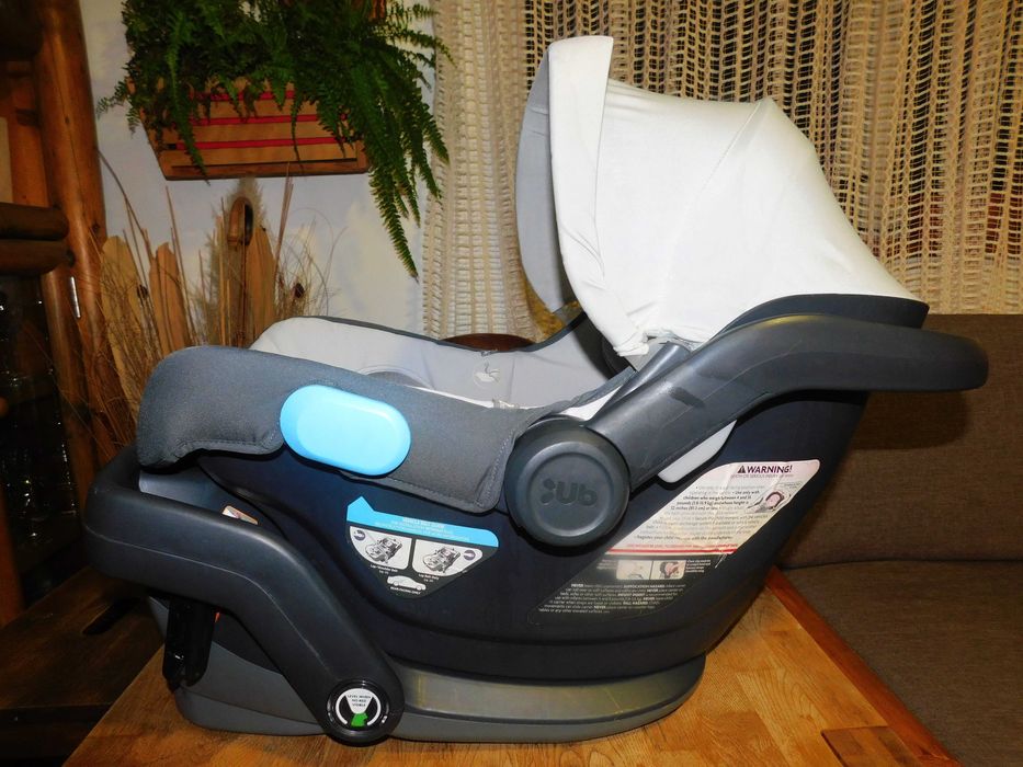 Pachet UPPABABY MESA scoica (0-13 kg) + bază Isofix