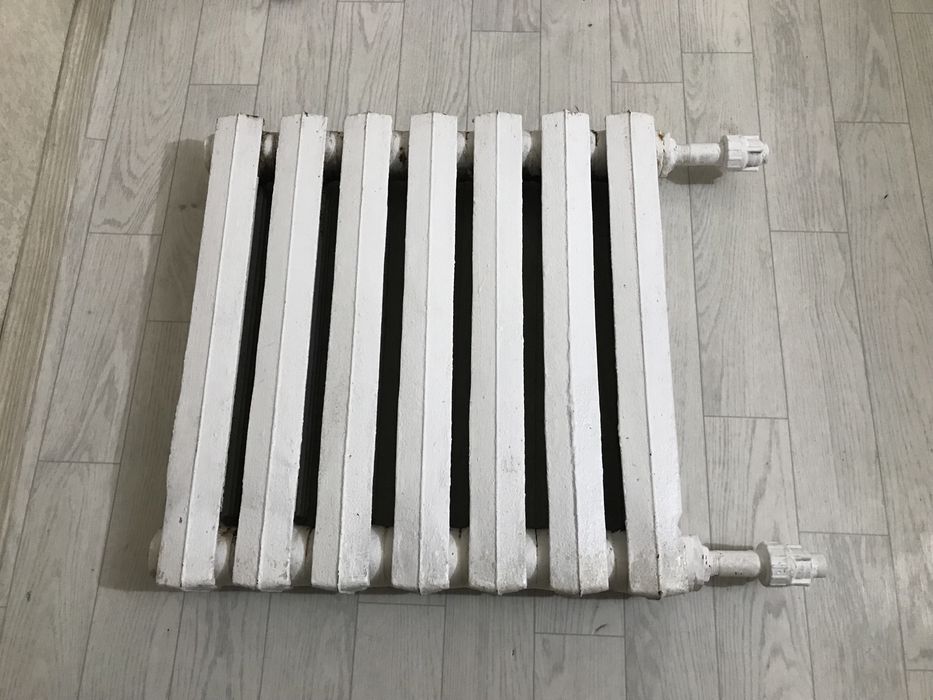 Продам радиатор отопления, чугунный