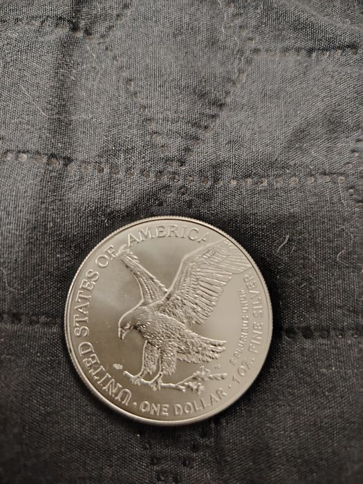 1 унция монета Американски орел.