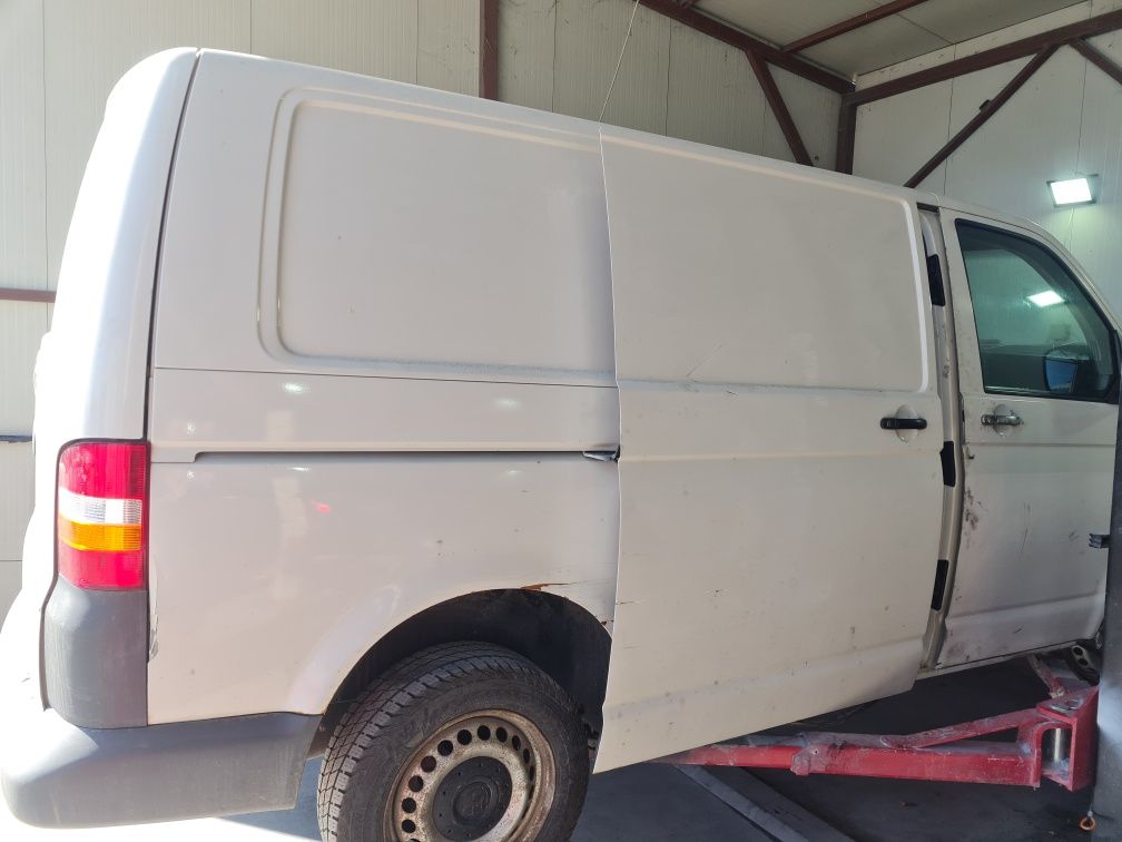 Dezmembrez Vw T5 1.9 Tdi
