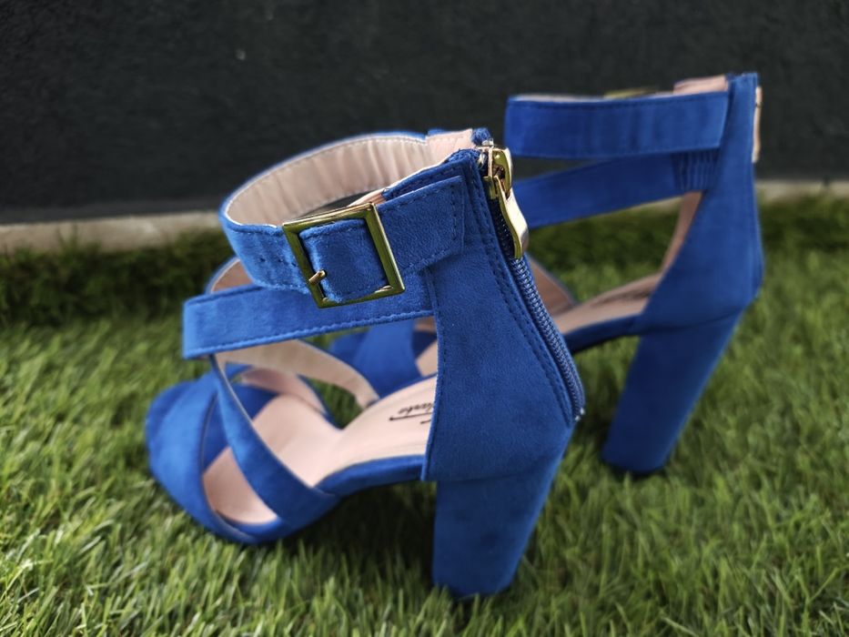 Sandale cu toc piele intoarsa