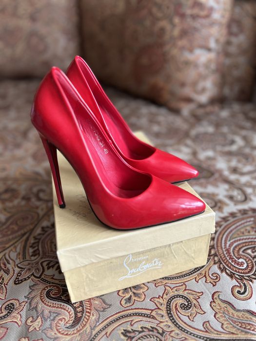 Новые туфли Christian Louboutin