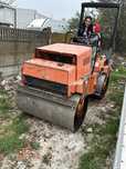 Inchiriez cilindru compactor