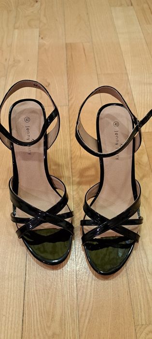 Sandale negre imitație lac