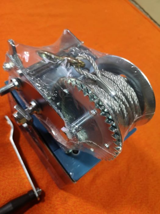 Troliu Manual 2500 kg 10 metri cablu.