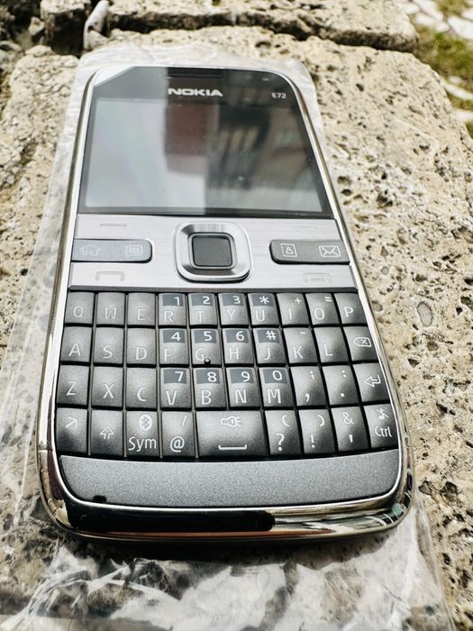 Nokia e72 aproape nou , model RM-530 , Made in Finland