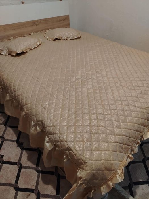 Сатенени комплекти за спалня 180/200.. Може да ми пишете и на вайбьр к