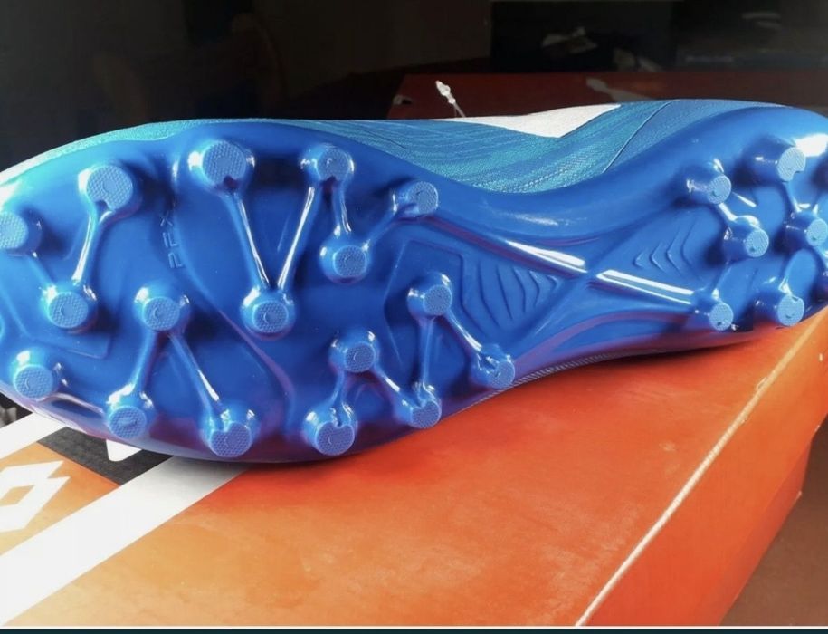 Lotto Футболни обувки бутонки 43.5