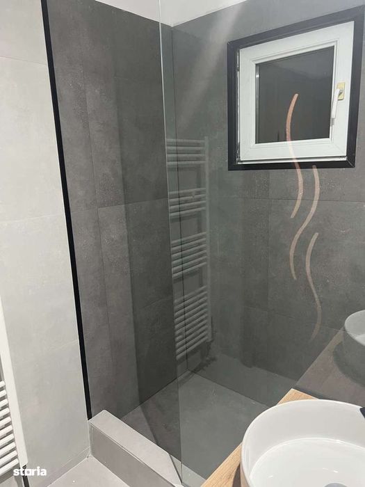 Apartament 3 camere de vanzare