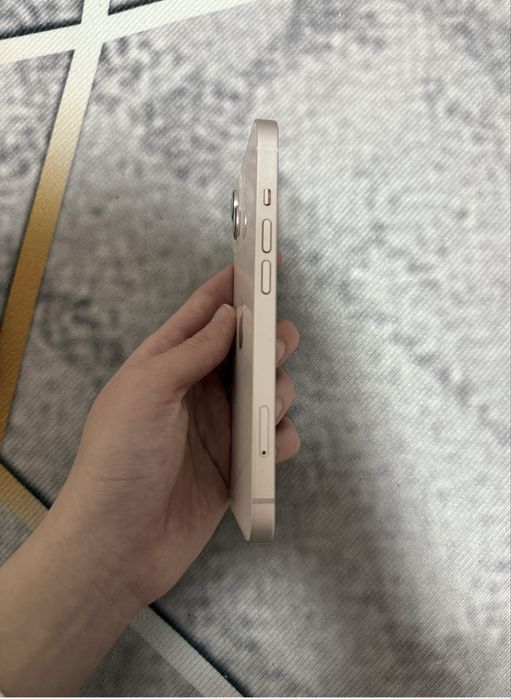 Айфон 13 идеал.