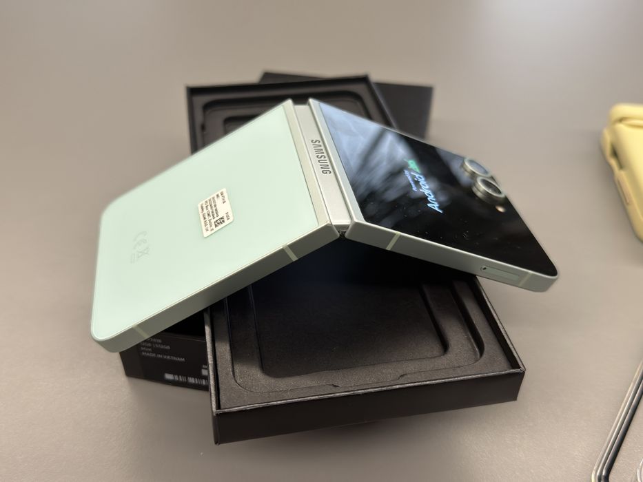 Samsung Galaxy Z Flip 6, 512gb, Mint