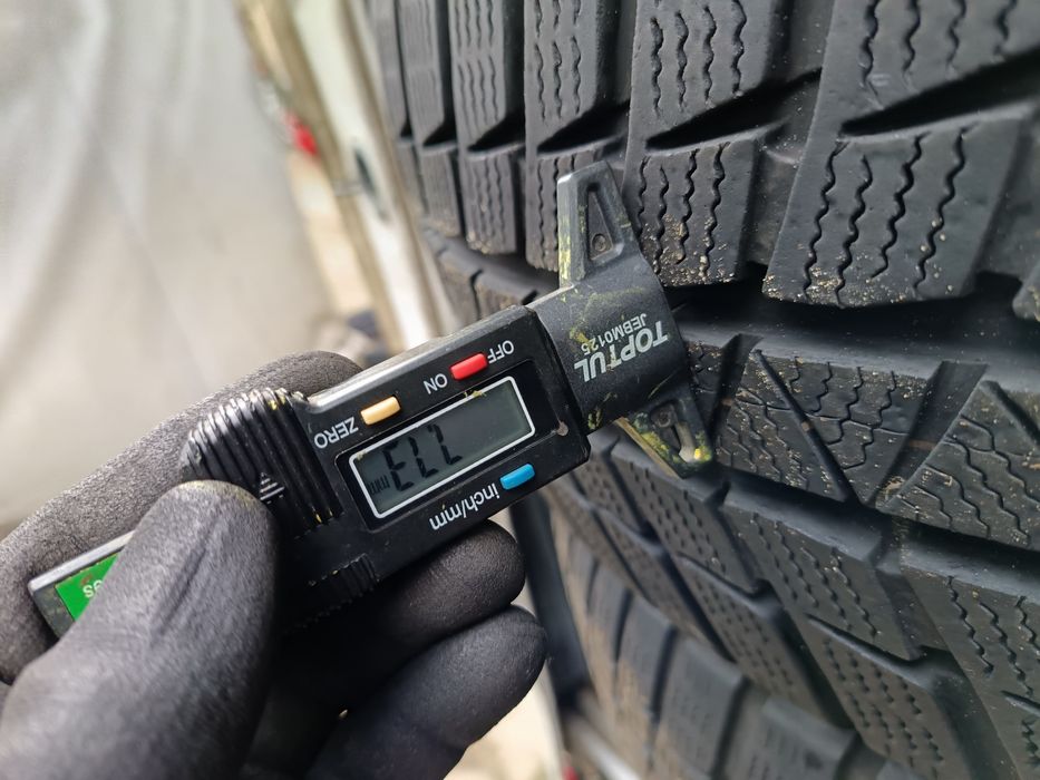 Anvelope MS iarna 235 65 17 sumitomo 2022 6-7.5mm