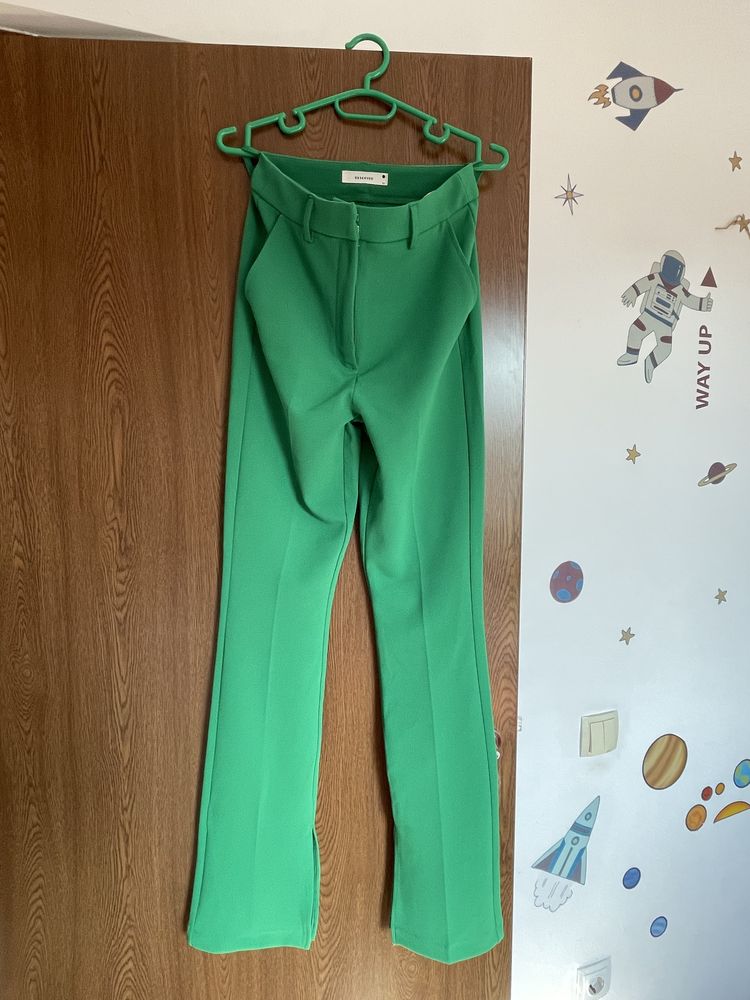 Pantaloni Reserved 34