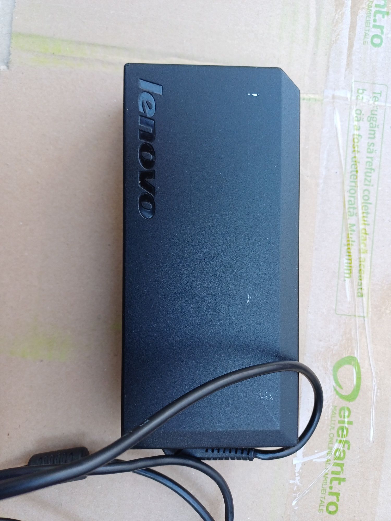 Incarcator Lenovo  20v 8,5A,  180w in stare buna