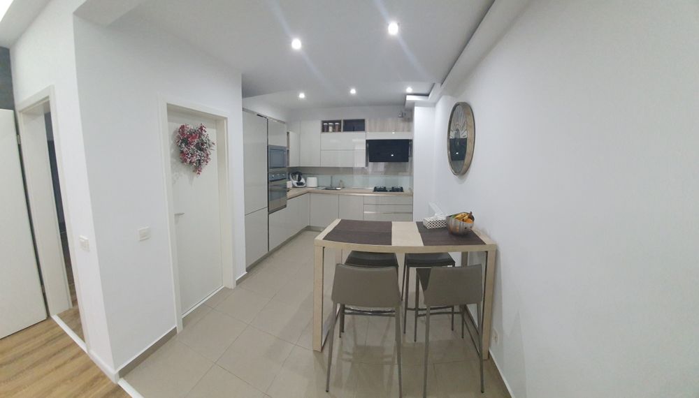 Apartament mobilat/utilat 3 camere, 99 mp utili +1 loc parcare.