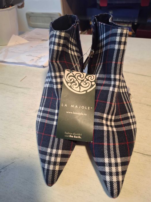 Vand botine deosebite,36 
 design modern