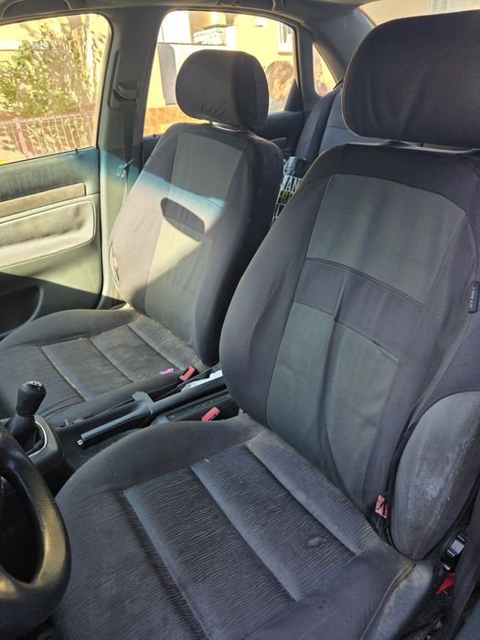 Audi A4 1.6 benzina – An 2000 – 231.000 km reali