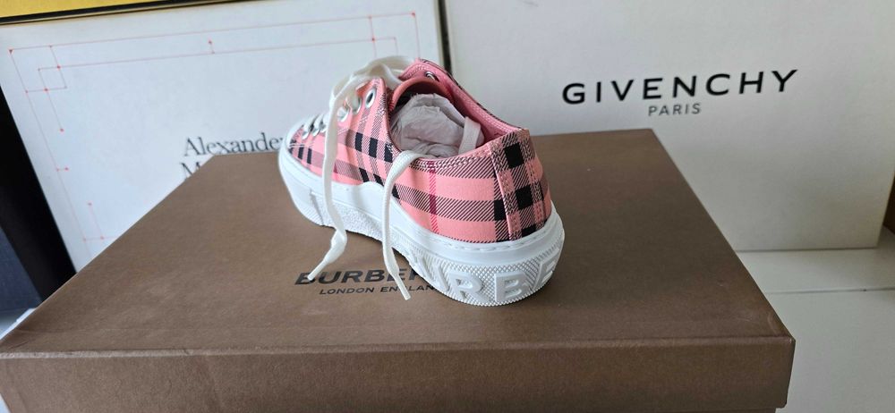 Women's BURBERRY Check-Print Nr 36 NOI in CUTIE