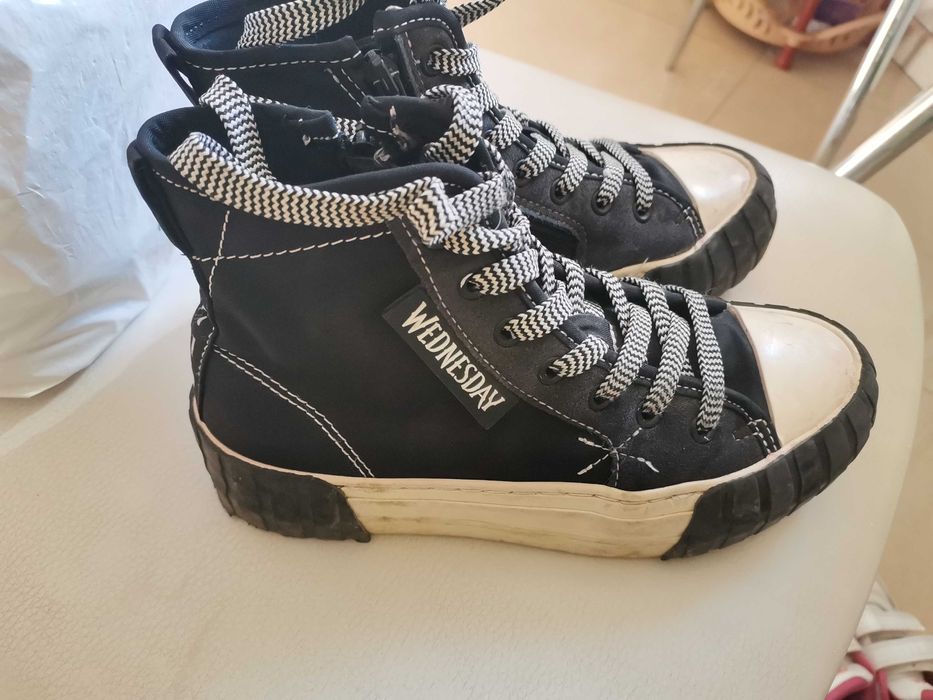 Висок кец на Zara