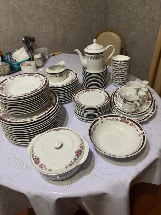 Сервиз столовый, набор посуды