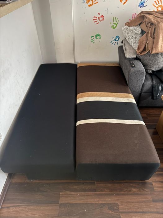 Canapea extensibila, 2 x fotoliu, 2 x masa de cafea