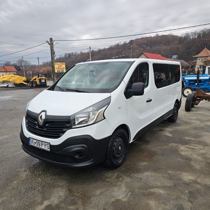 Vând Renault Trafic 8+1