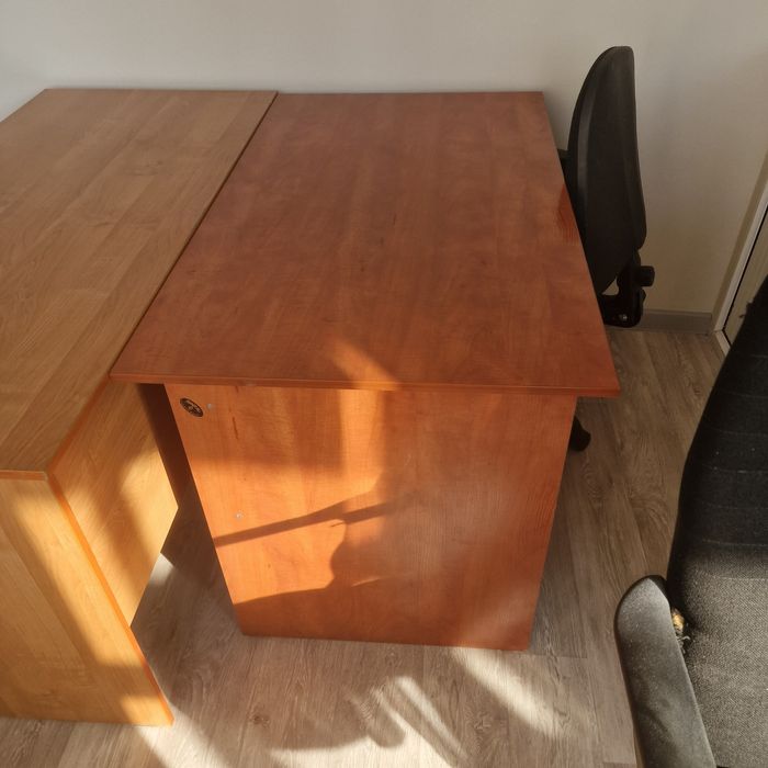 Офисная мебель в хорошем состоянии