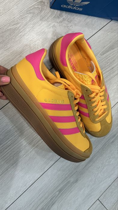 Нови Adidas Gazelle в жълто и розово