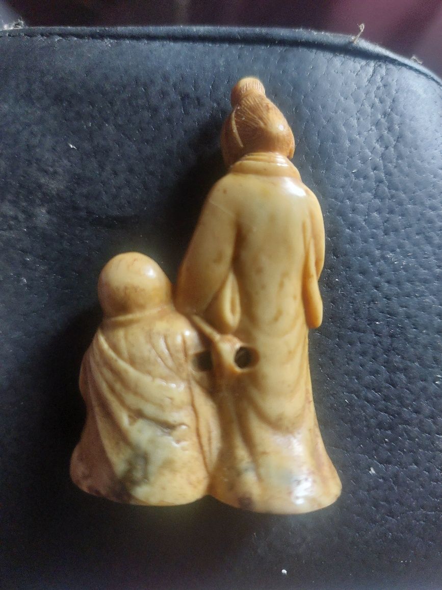 Mica statueta fildes