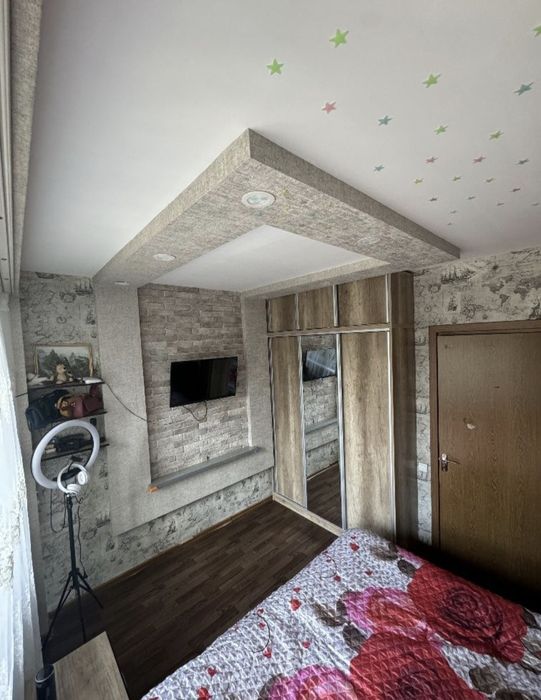 Юнусабад 19 квартал. Продается квартира 2/2/9